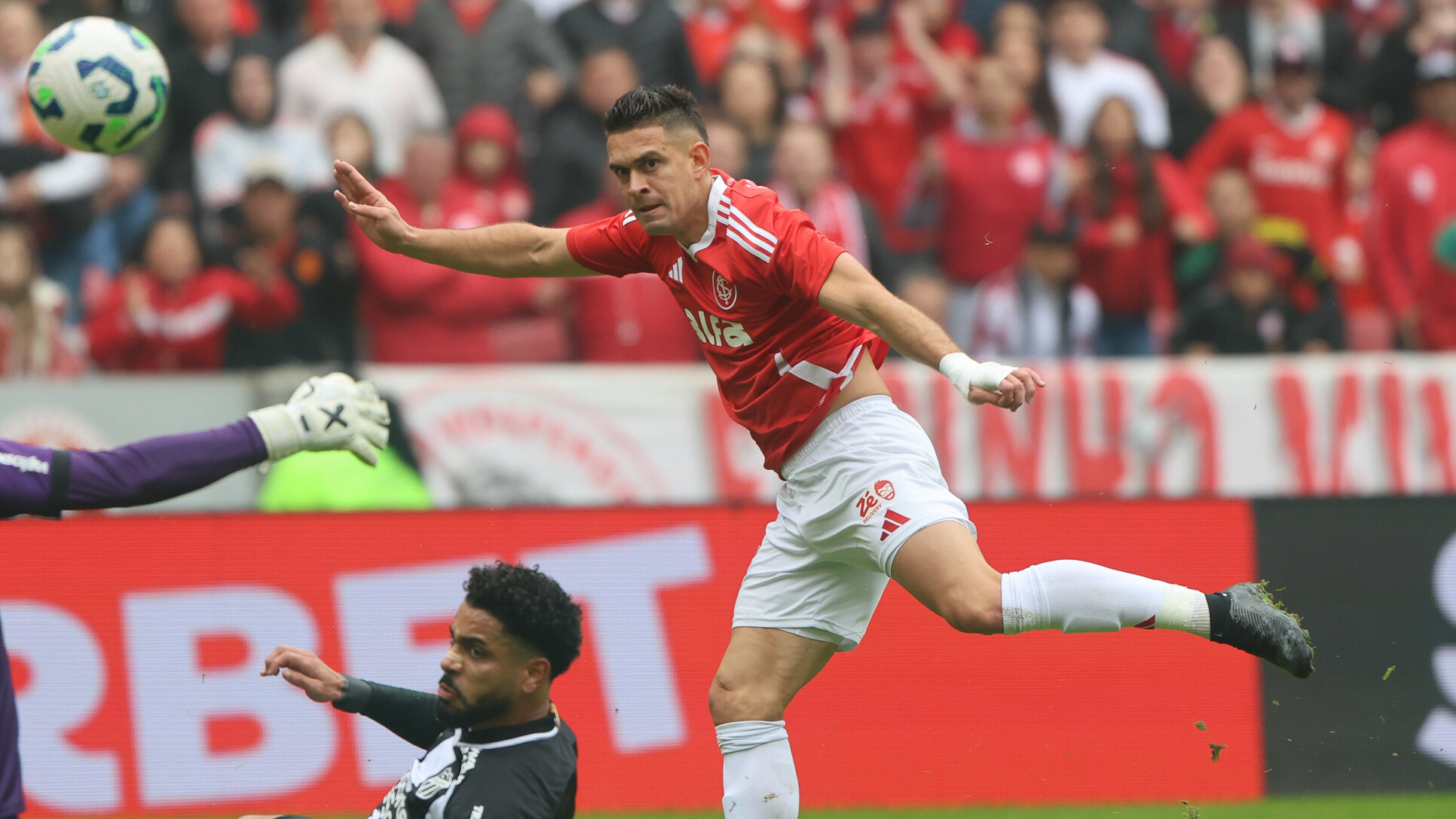 O destaque especial feito por Rafael Borré após a vitória do Inter