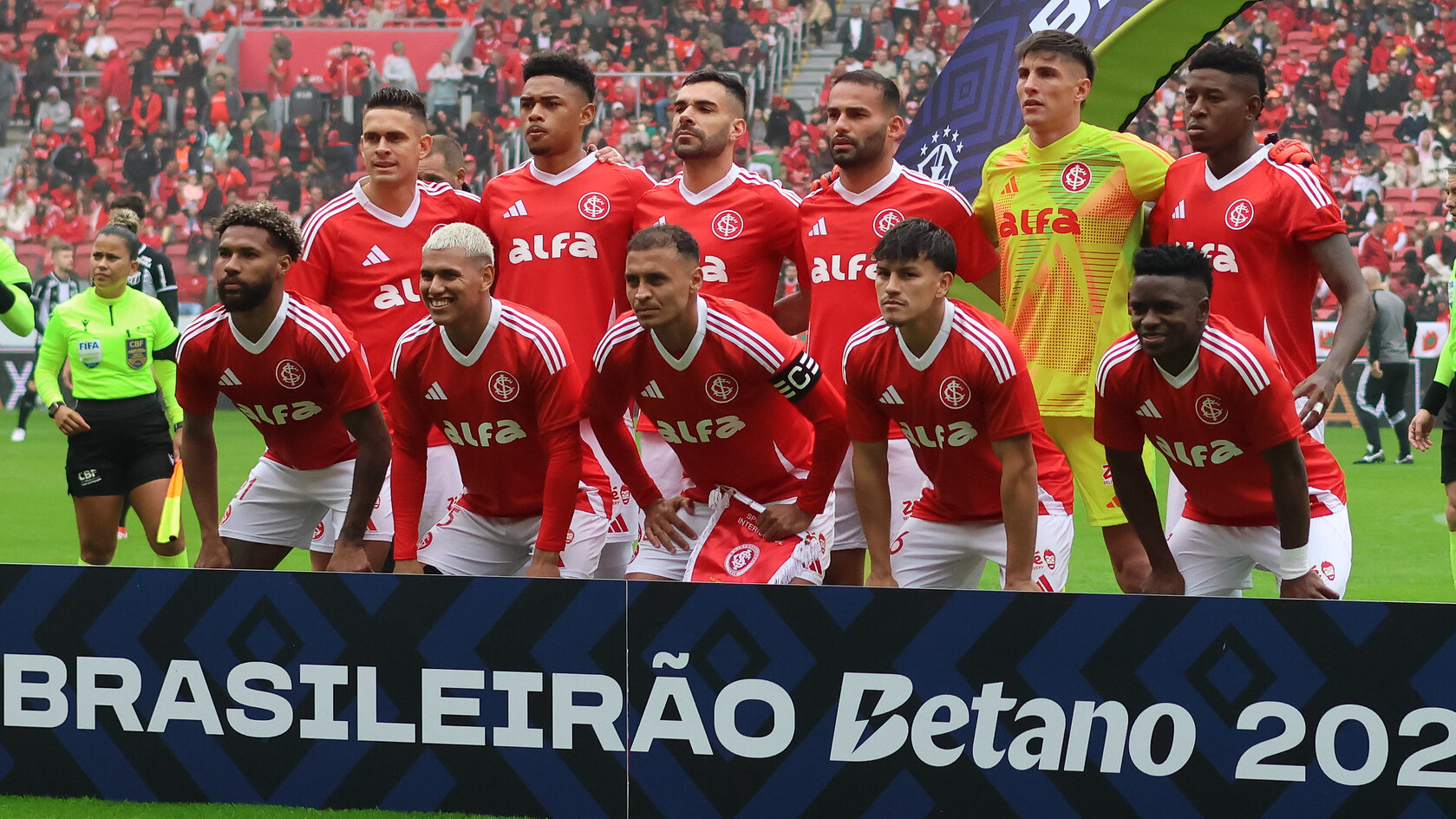 Vai mudar? A provável escalação do Inter contra o Santos