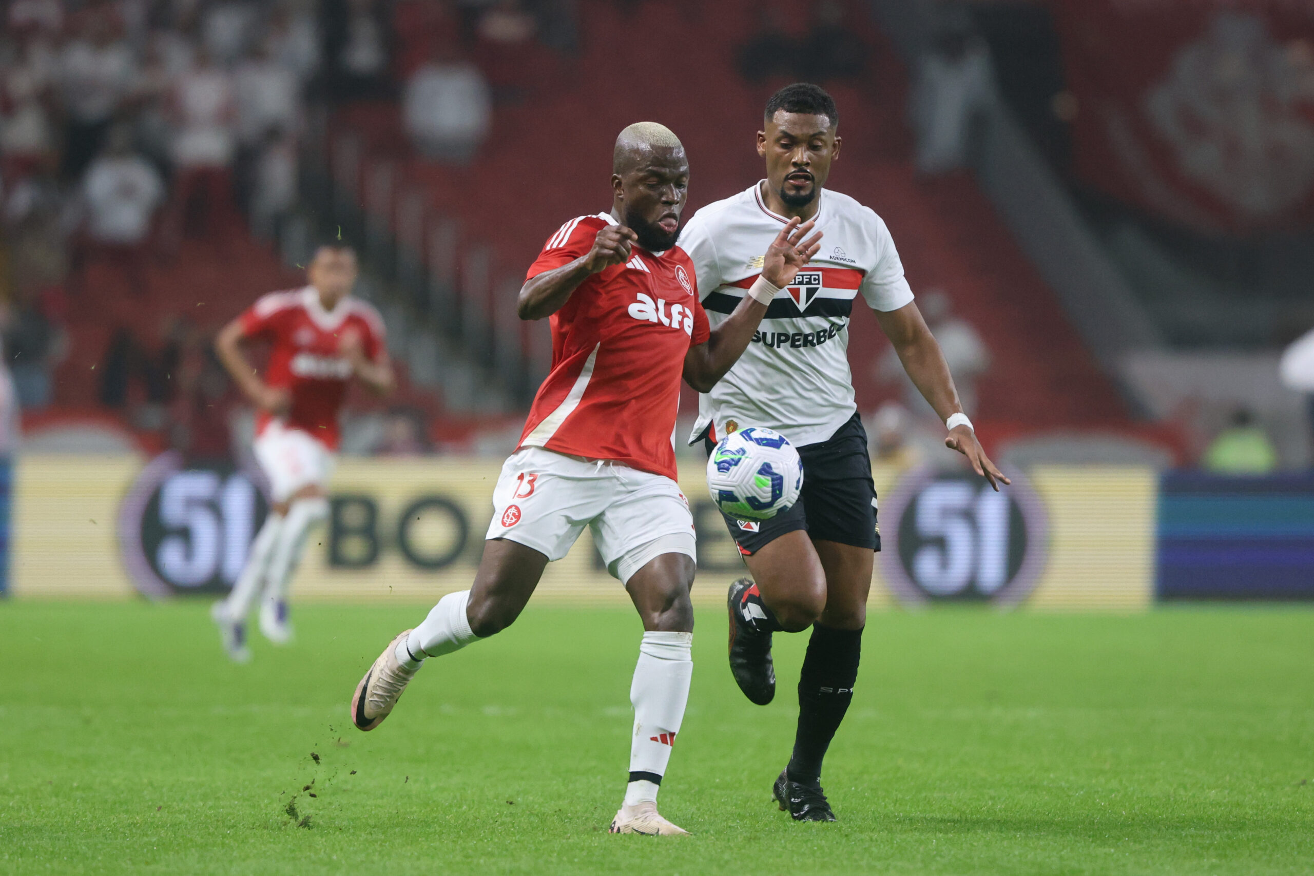 Inter joga mal contra o São Paulo e perde mais uma no Beira-Rio