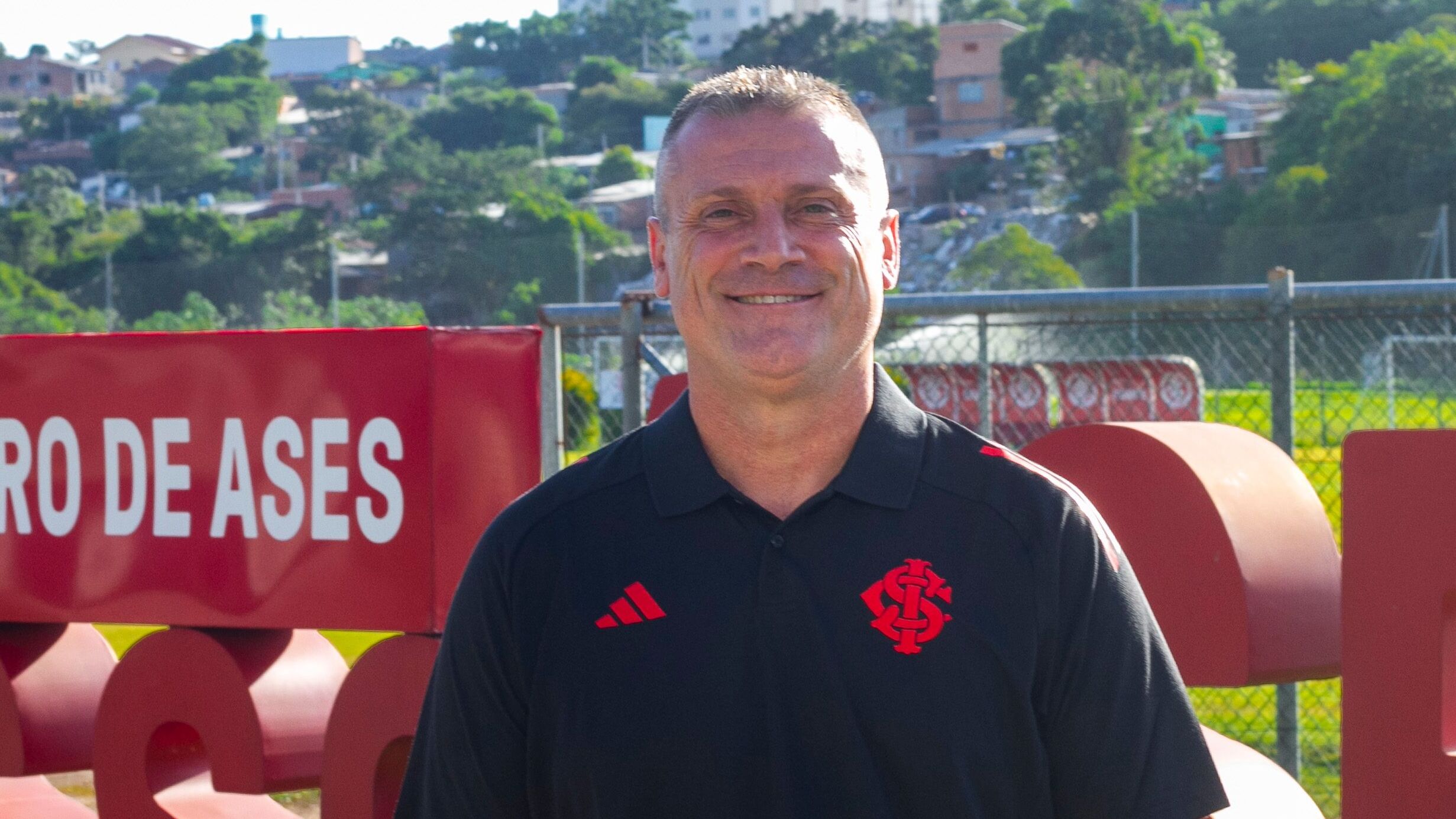 Diretor da base do Inter avalia trabalho com Roger e manda recado sobre o time Sub-20