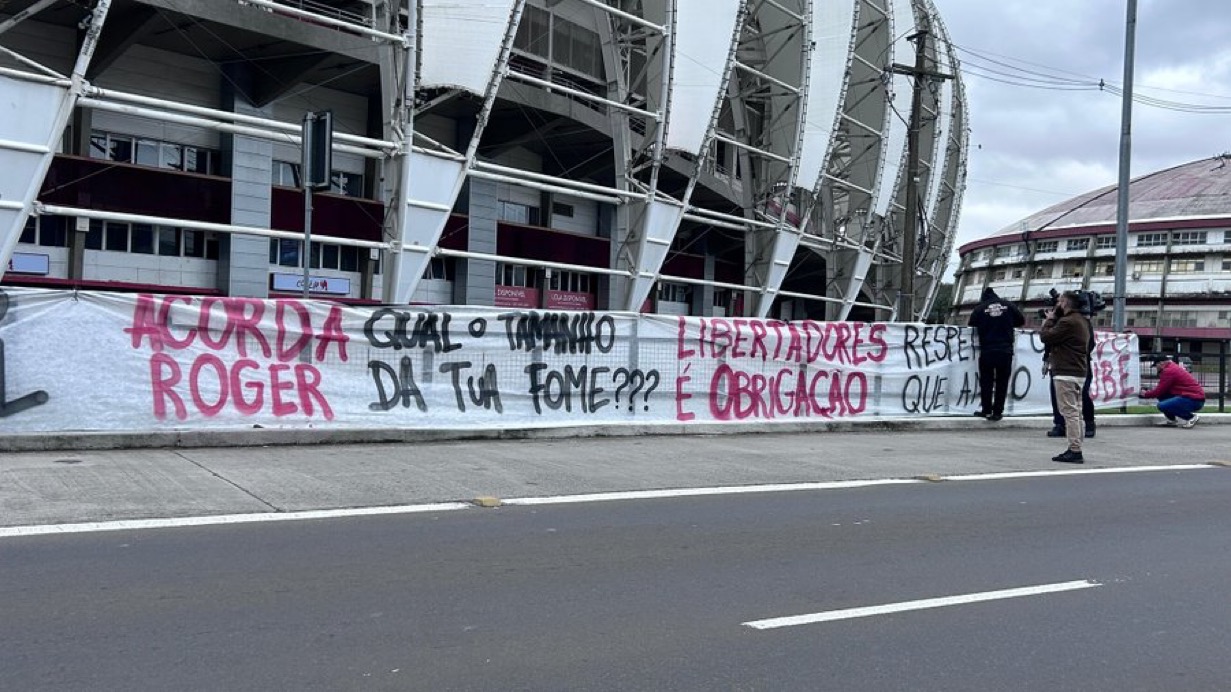 Os jogadores citados no protesto da torcida feito nesta sexta-feira