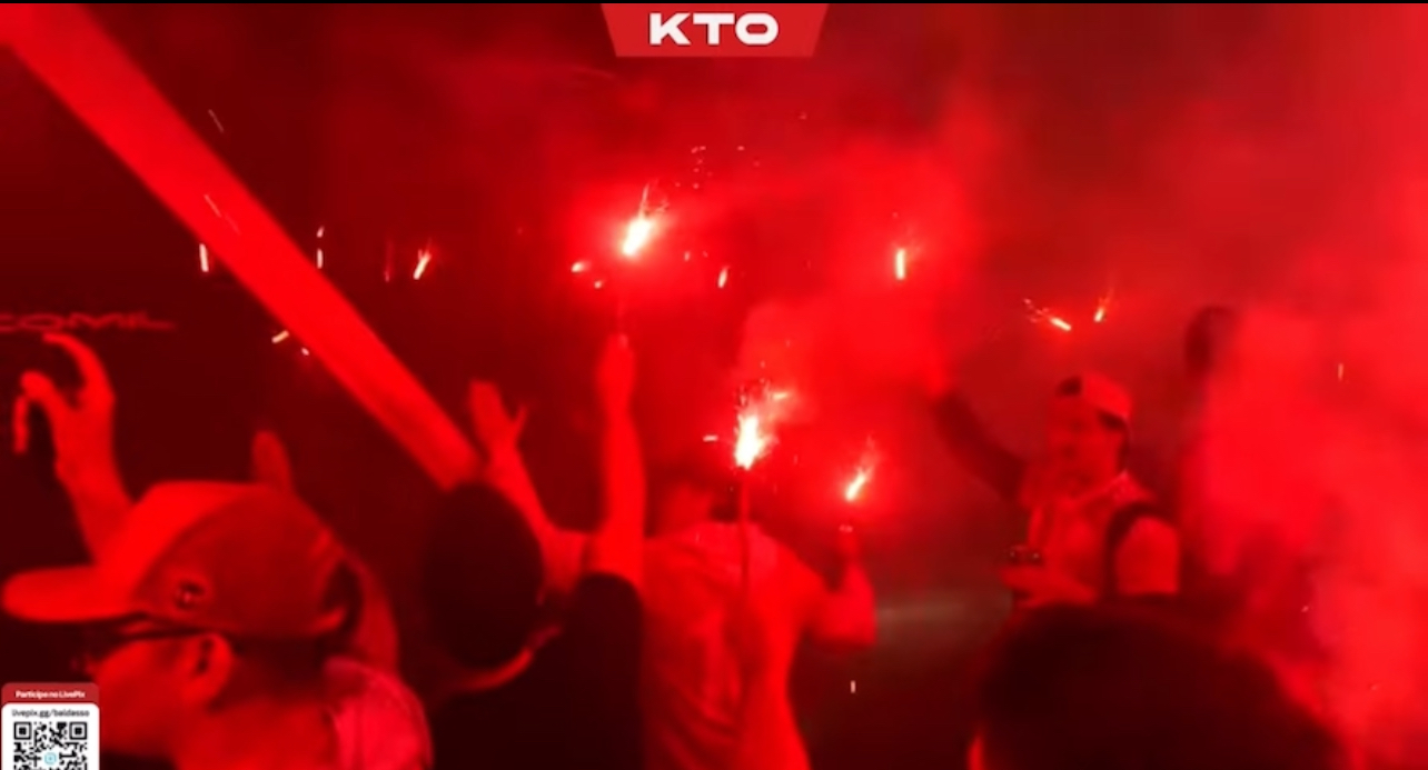 Inter é recebido com “Ruas de Fogo” no Rio! Veja imagens