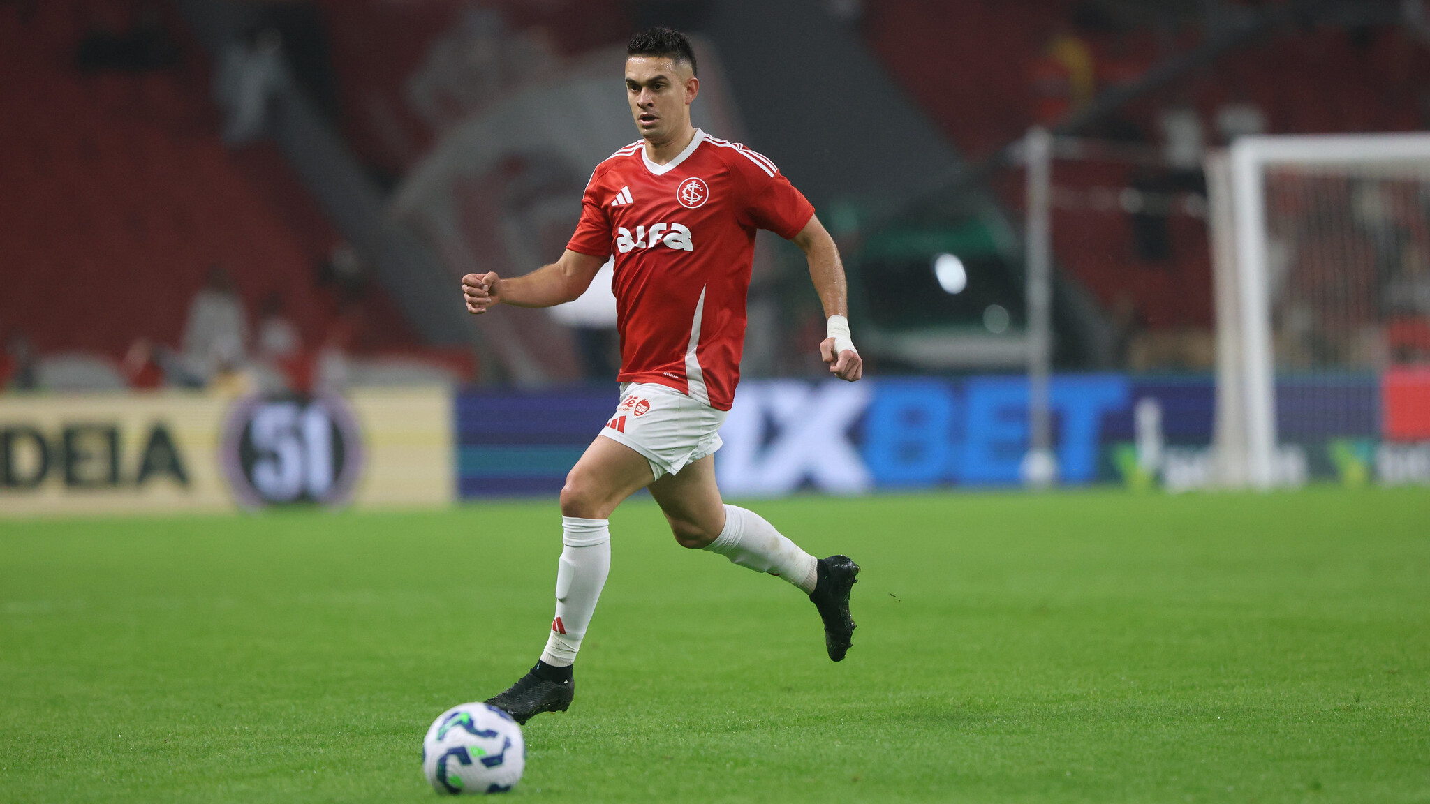 Rafael Borré esclarece reunião ocorrida após a derrota do Inter para o São Paulo