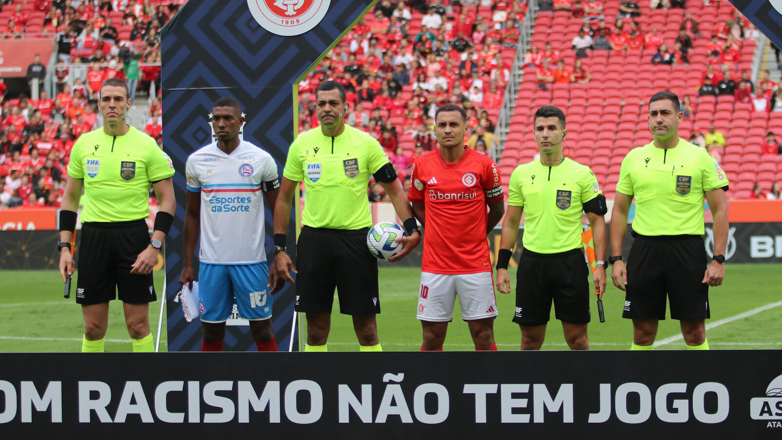 CBF confirma data da partida atrasada entre Bahia e Inter