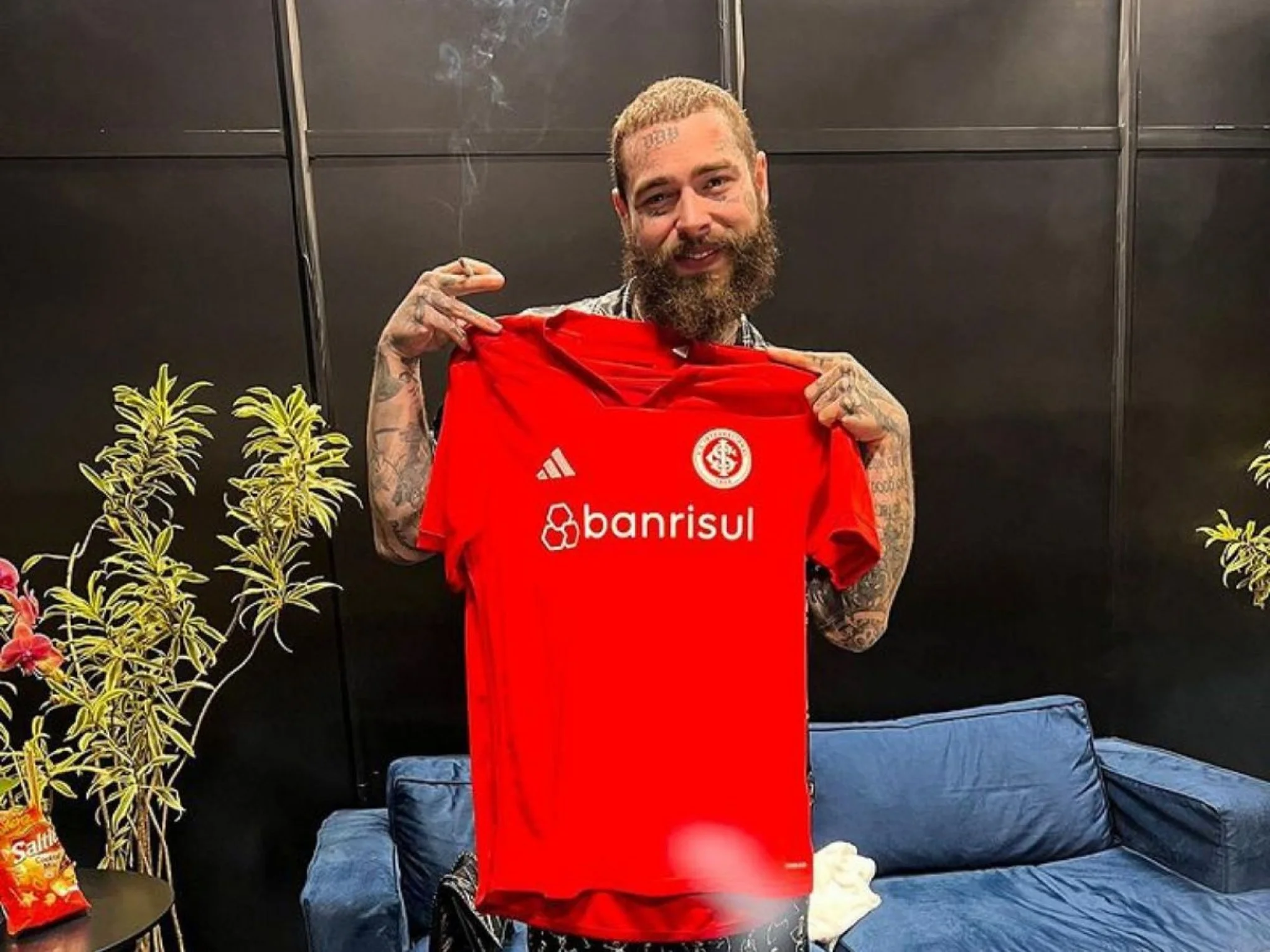 De Post Malone a Nixon Bagley: os famosos que já vestiram a camisa do Inter