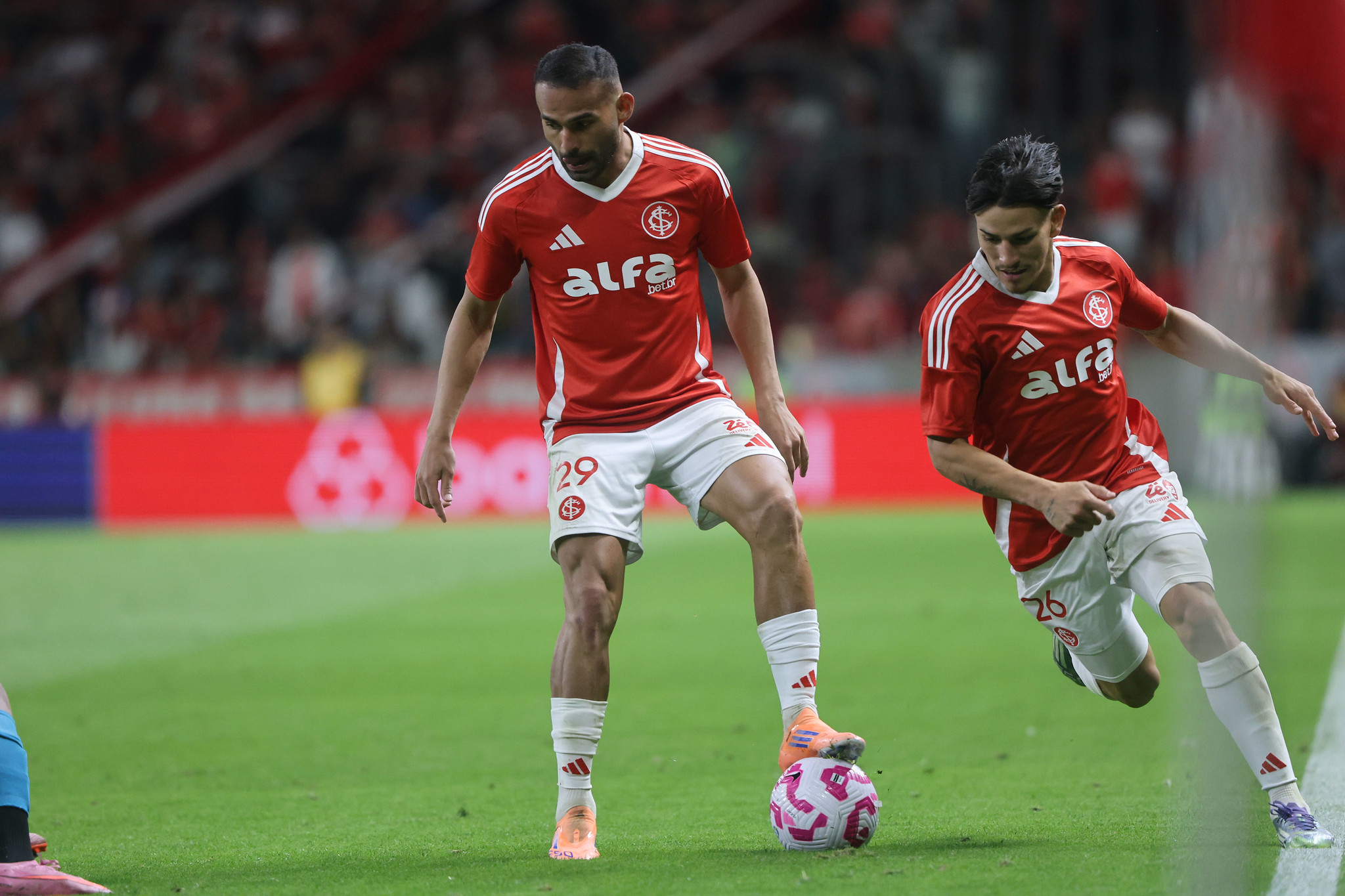 Volante brilha em nova vitória do Inter e se consolida como peça-chave no meio-campo de Ramón Díaz