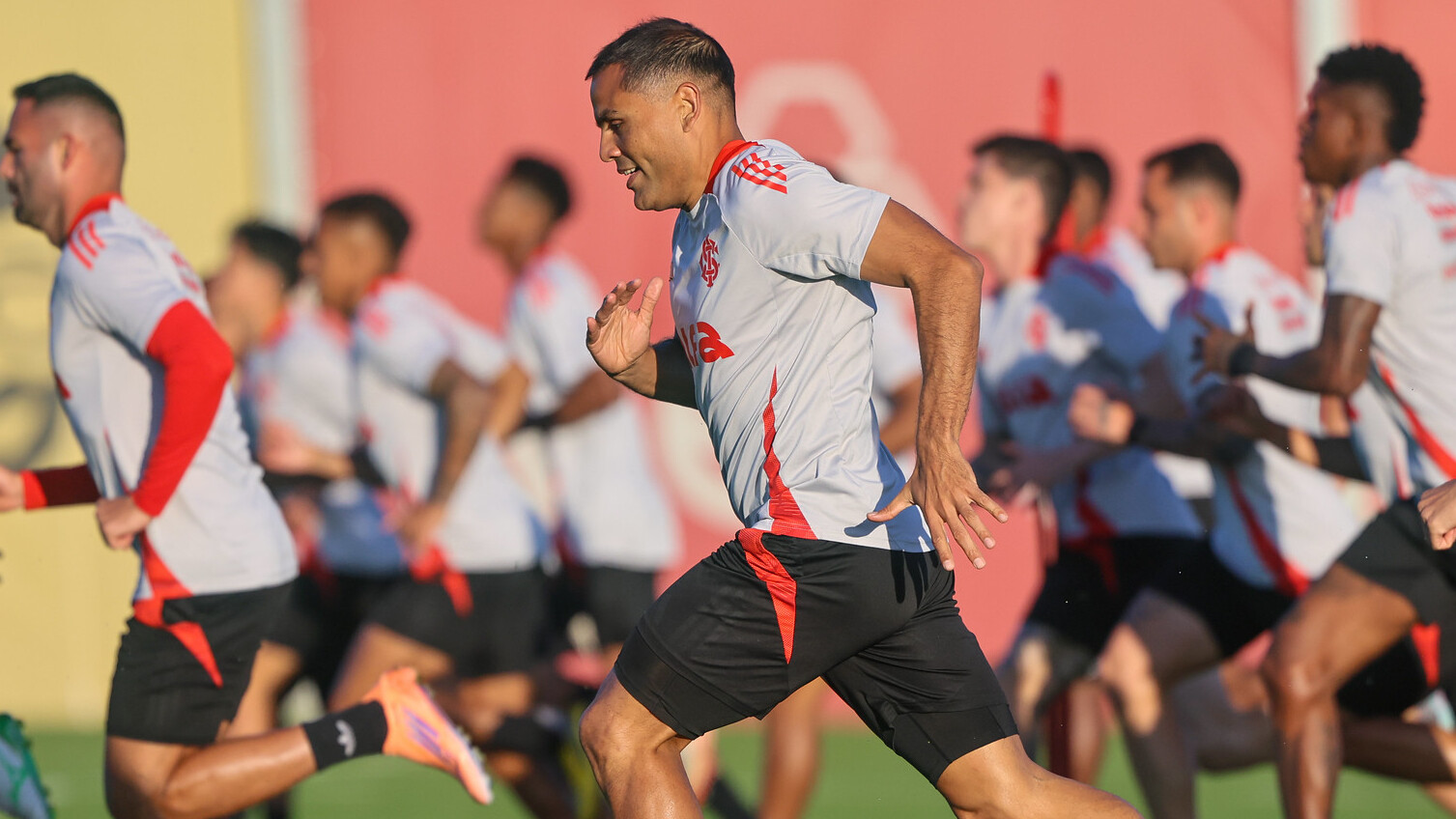 Repercute comentário de Guerrinha sobre Gabriel Mercado