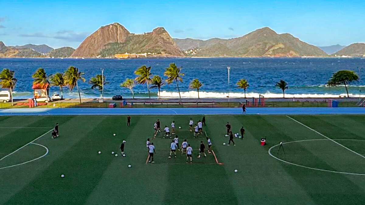Um detalhe do primeiro treino realizado pelo Inter no Rio de Janeiro
