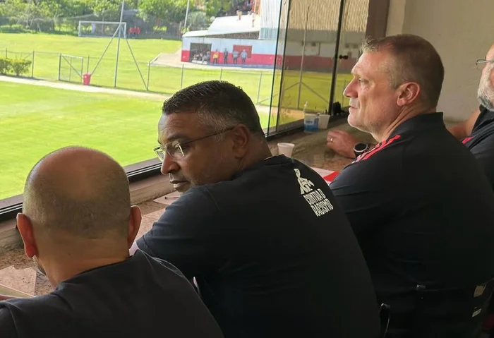 Demitido do Inter, treinador é apresentado por novo clube