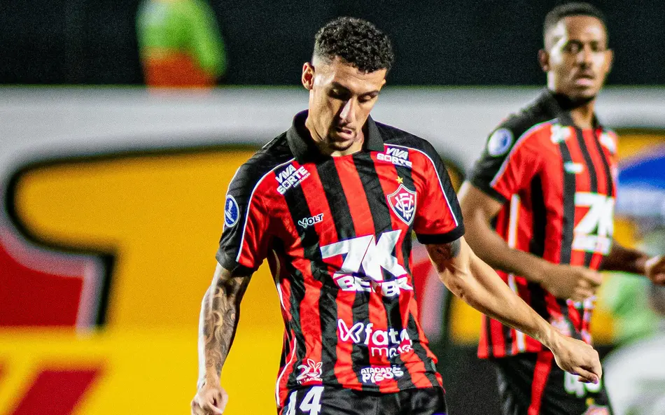 Com ex-Inter entre os titulares, Vitória está confirmado para o jogo diante do Colorado