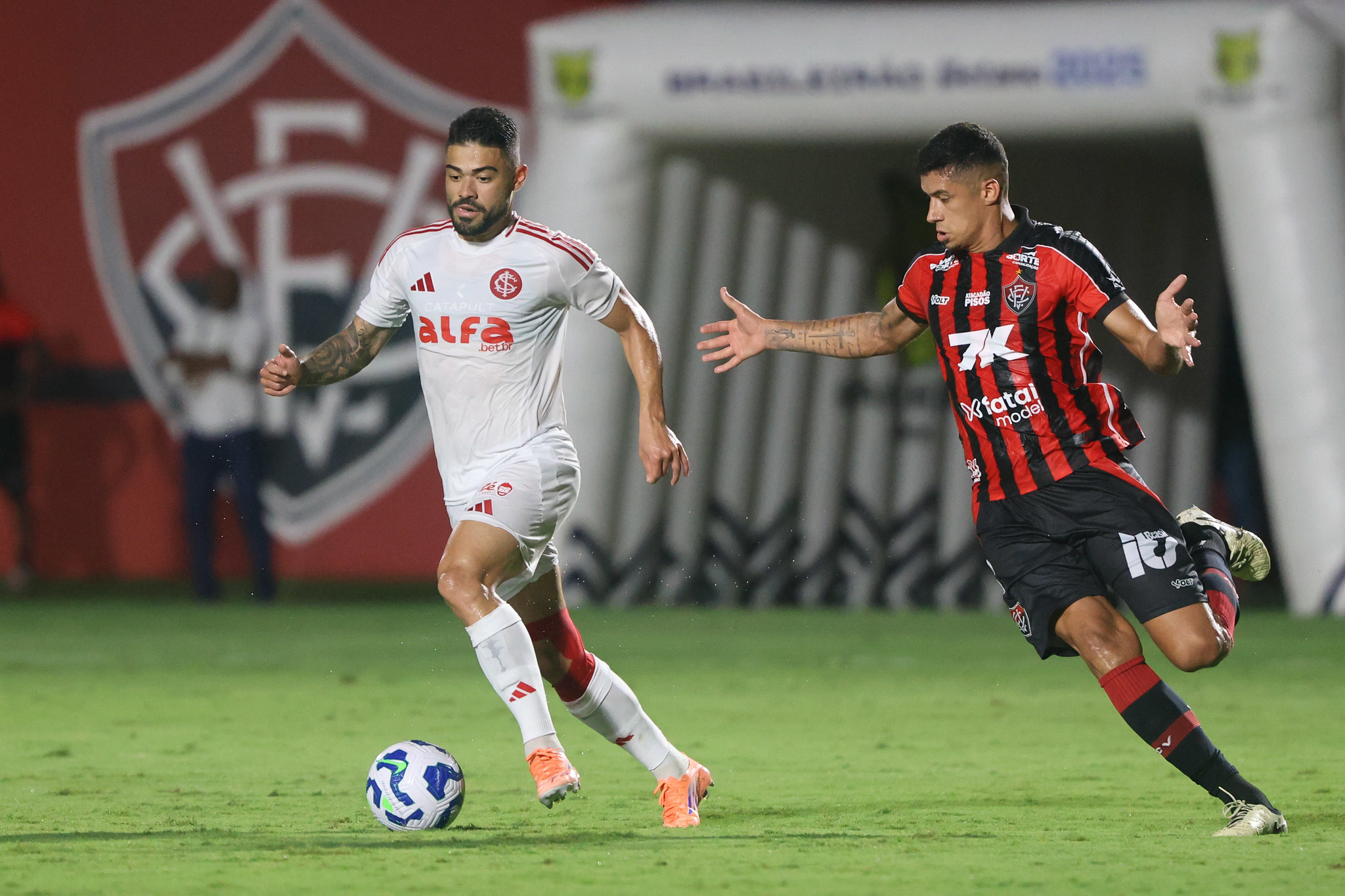 A tabela de Santos e Vitória na reta final comparada a do Inter na fuga contra o rebaixamento