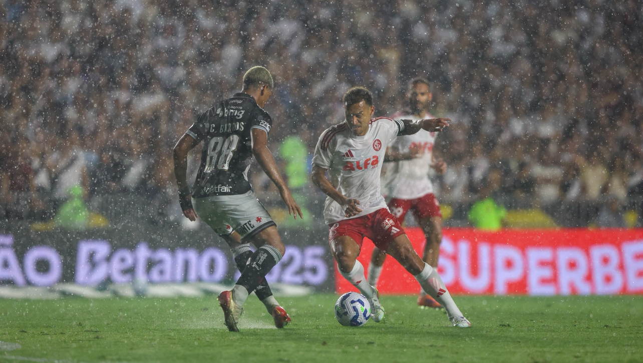 Inter desaba e leva goleada humilhante no Rio de Janeiro
