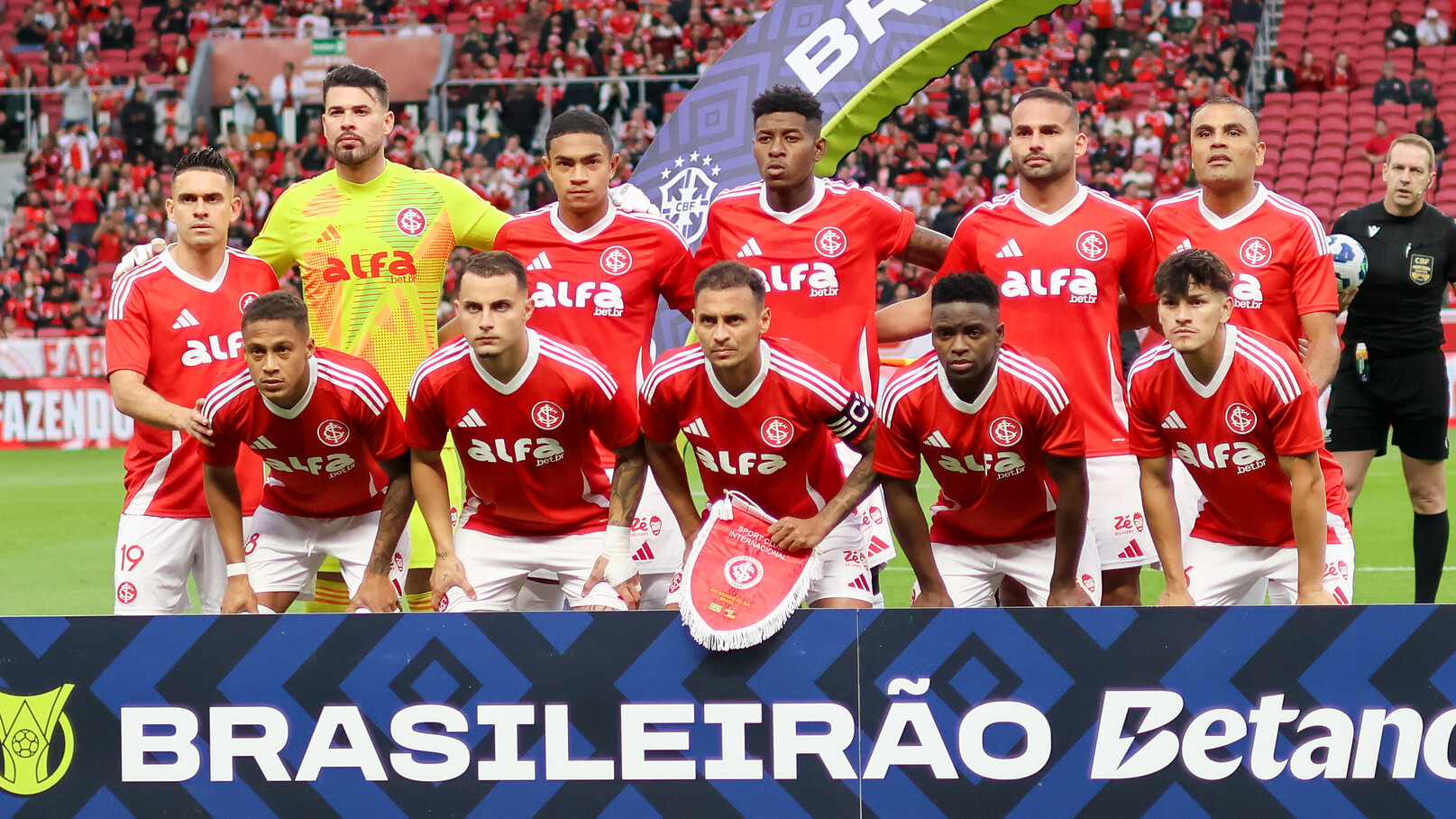 O jogador que vem escapando das críticas e deve renovar com o Inter