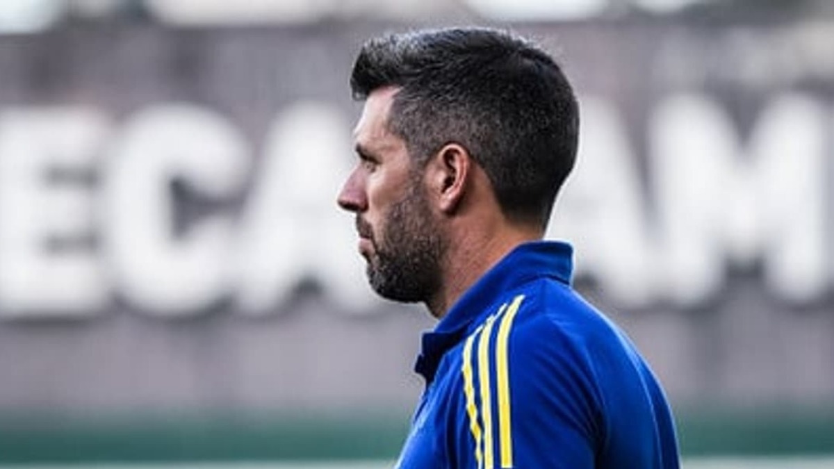 Atacante que trabalhou com Paulo Pezzolano entra na mira do Inter