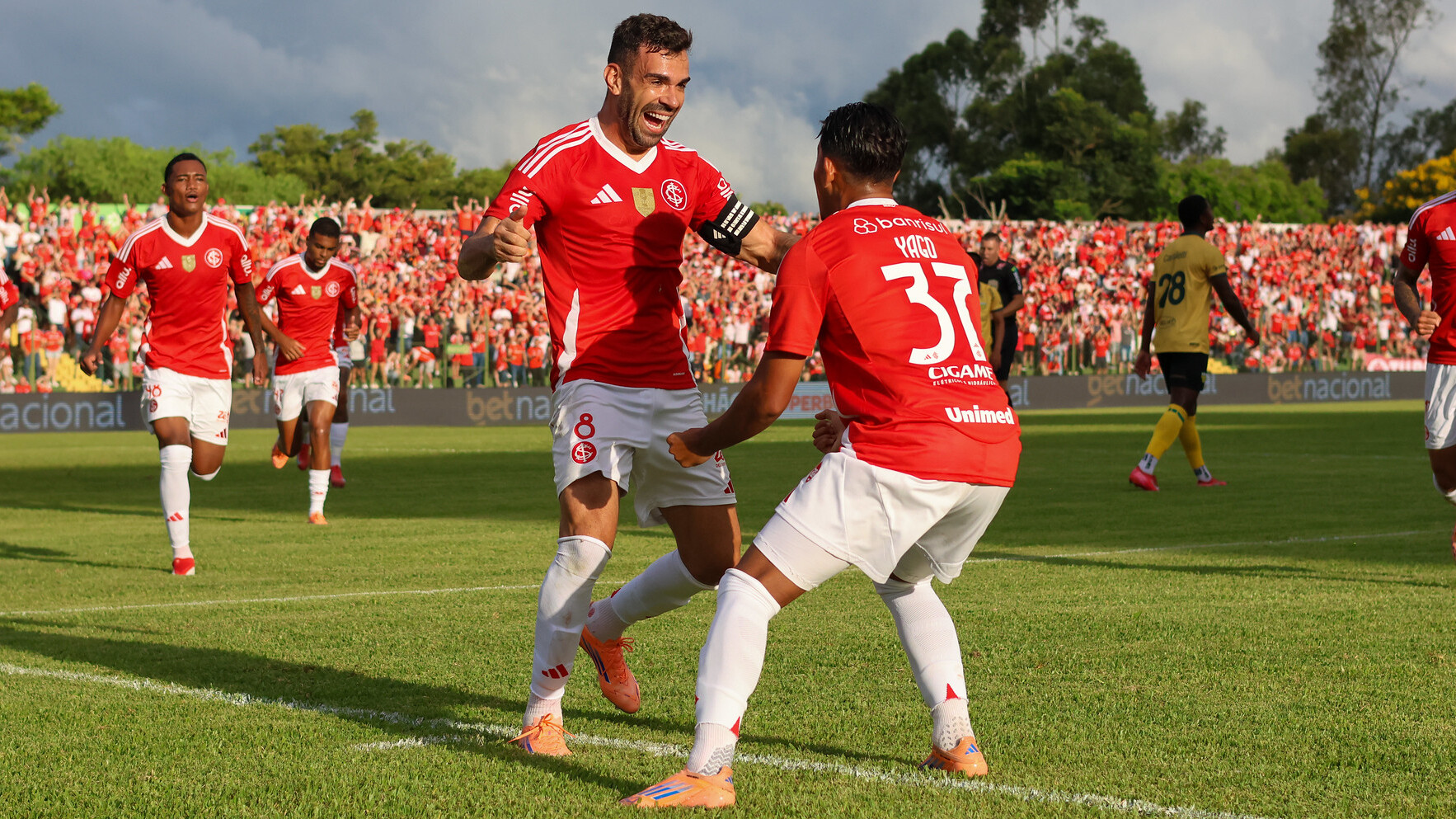 Bruno Henrique comenta disputas internas e faz alerta sobre o início da temporada