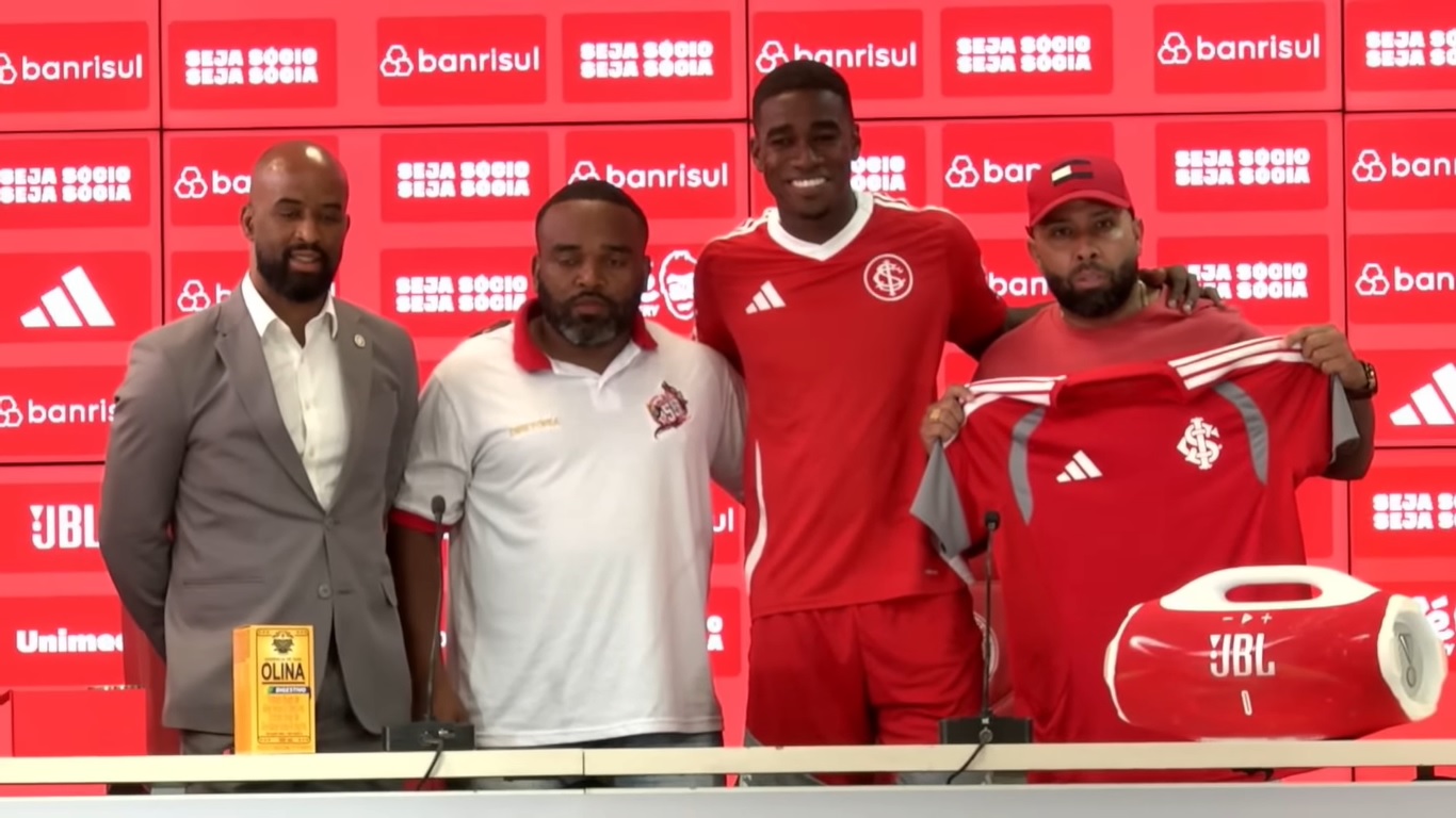 Fabinho Soldado quebra protocolo e manda forte recado para o torcedor