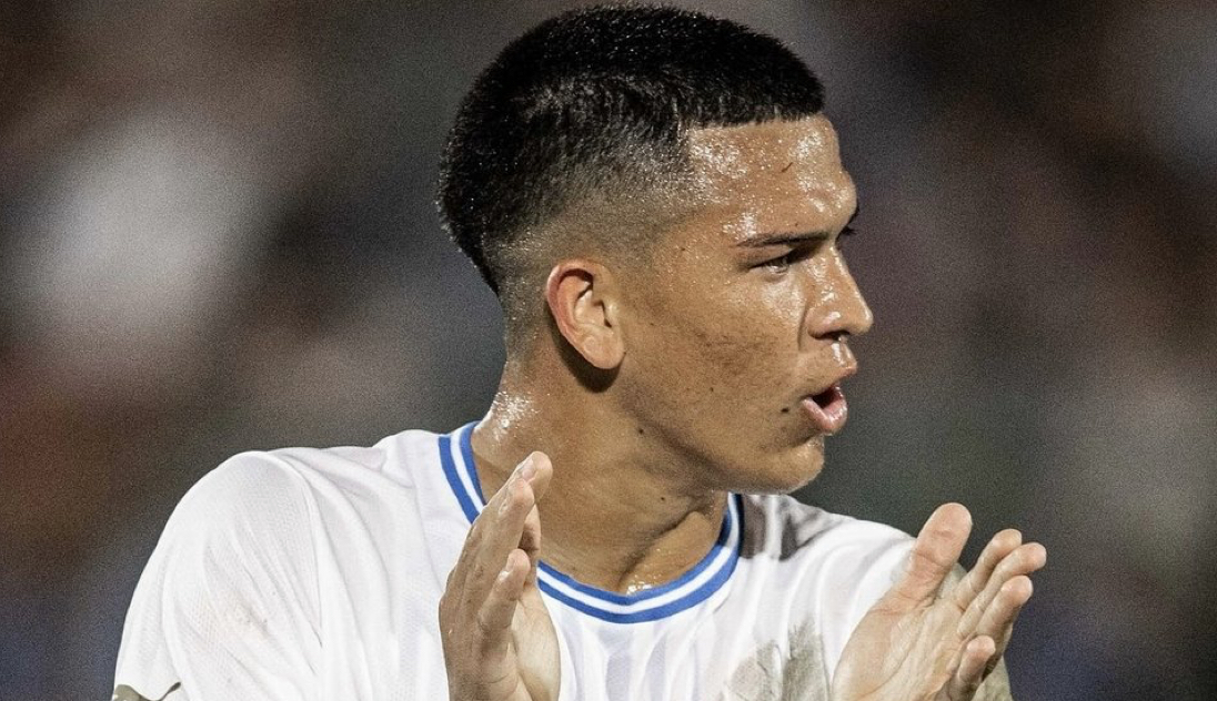Inter toma decisão sobre contratação de César Araújo