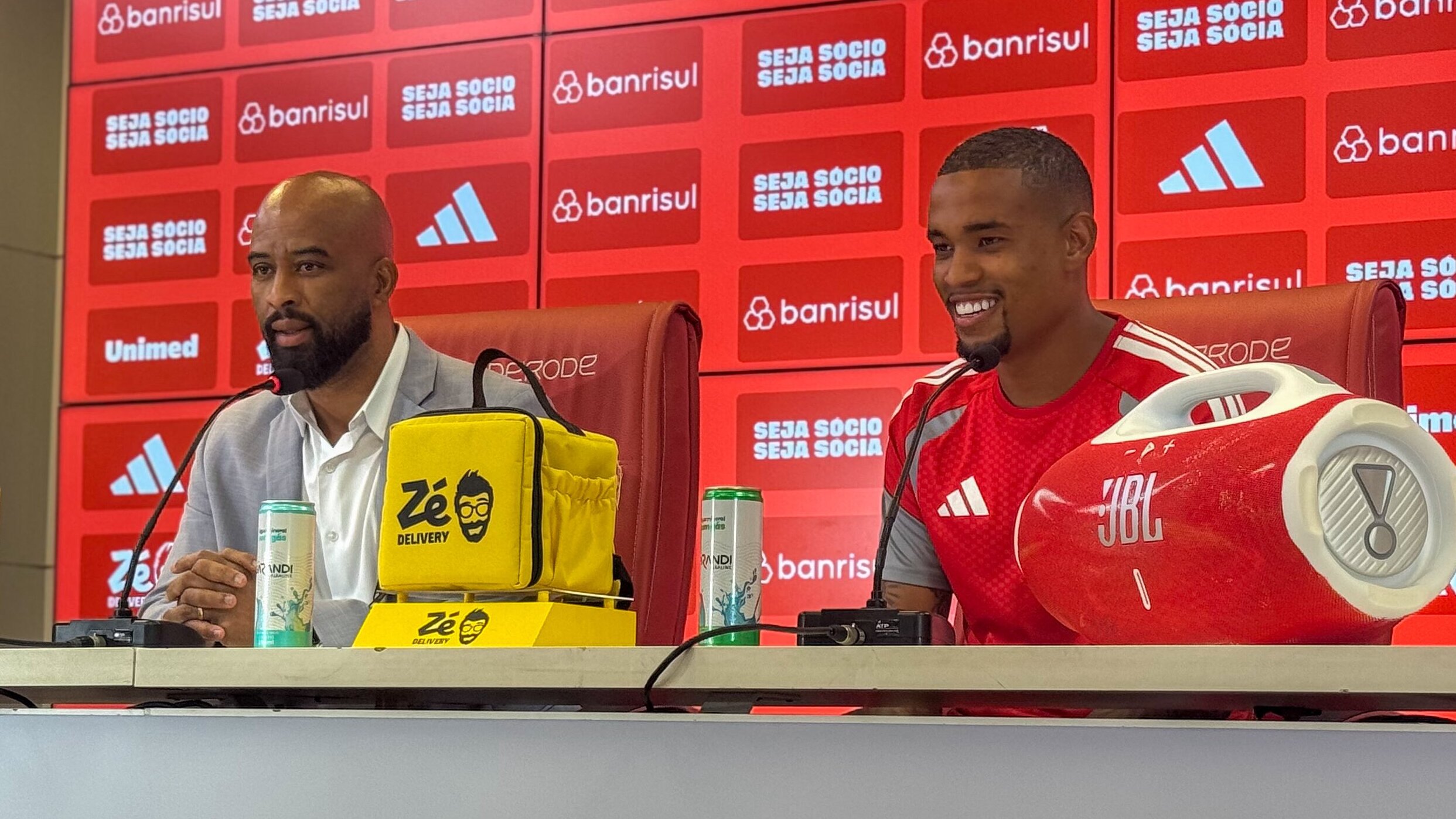 Fabinho Soldado faz destaque de bastidores sobre a contratação de Alerrandro