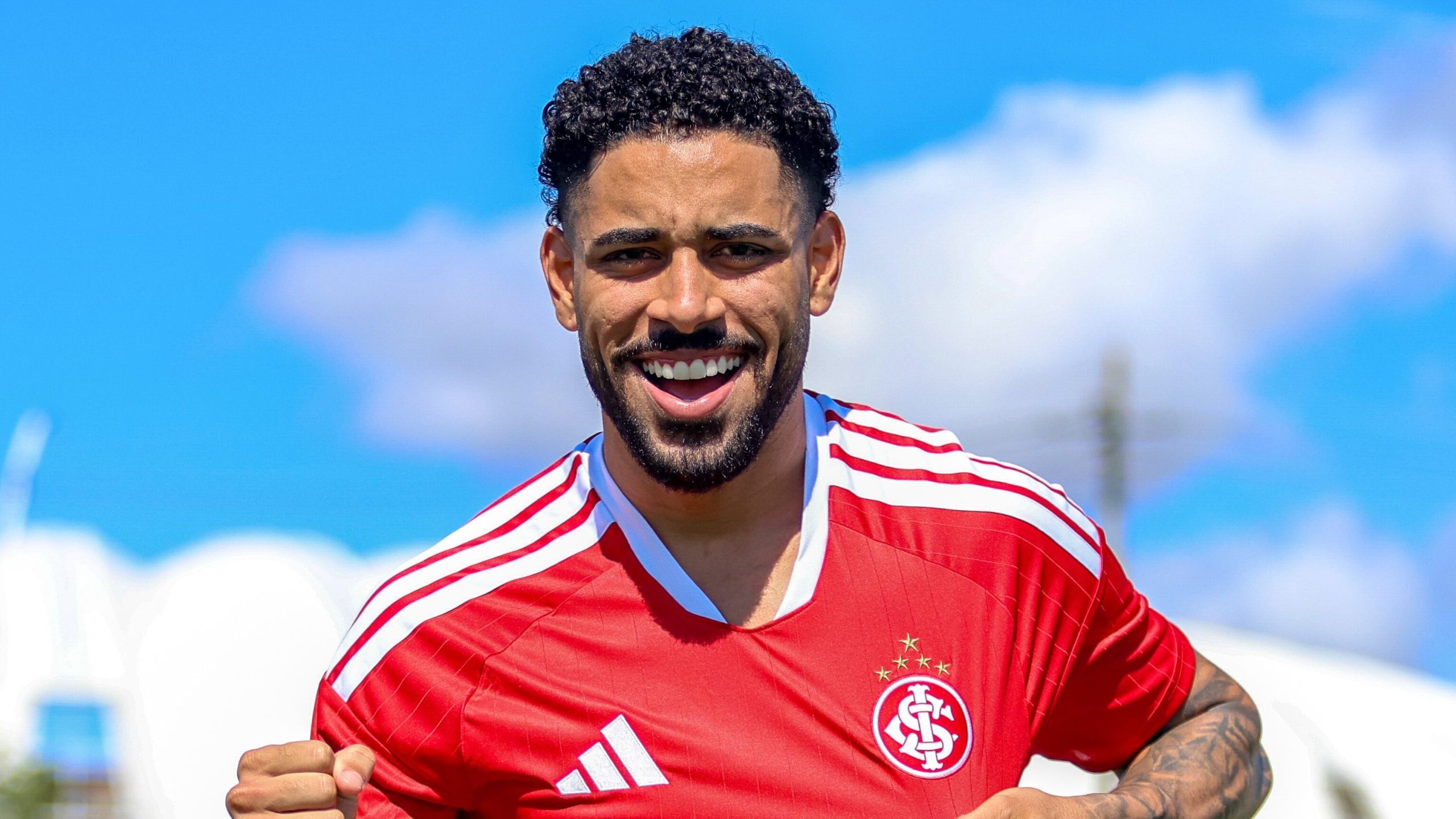 Matheus Bahia revela sugestão de ex-Inter e detalha conversa com Pezzolano