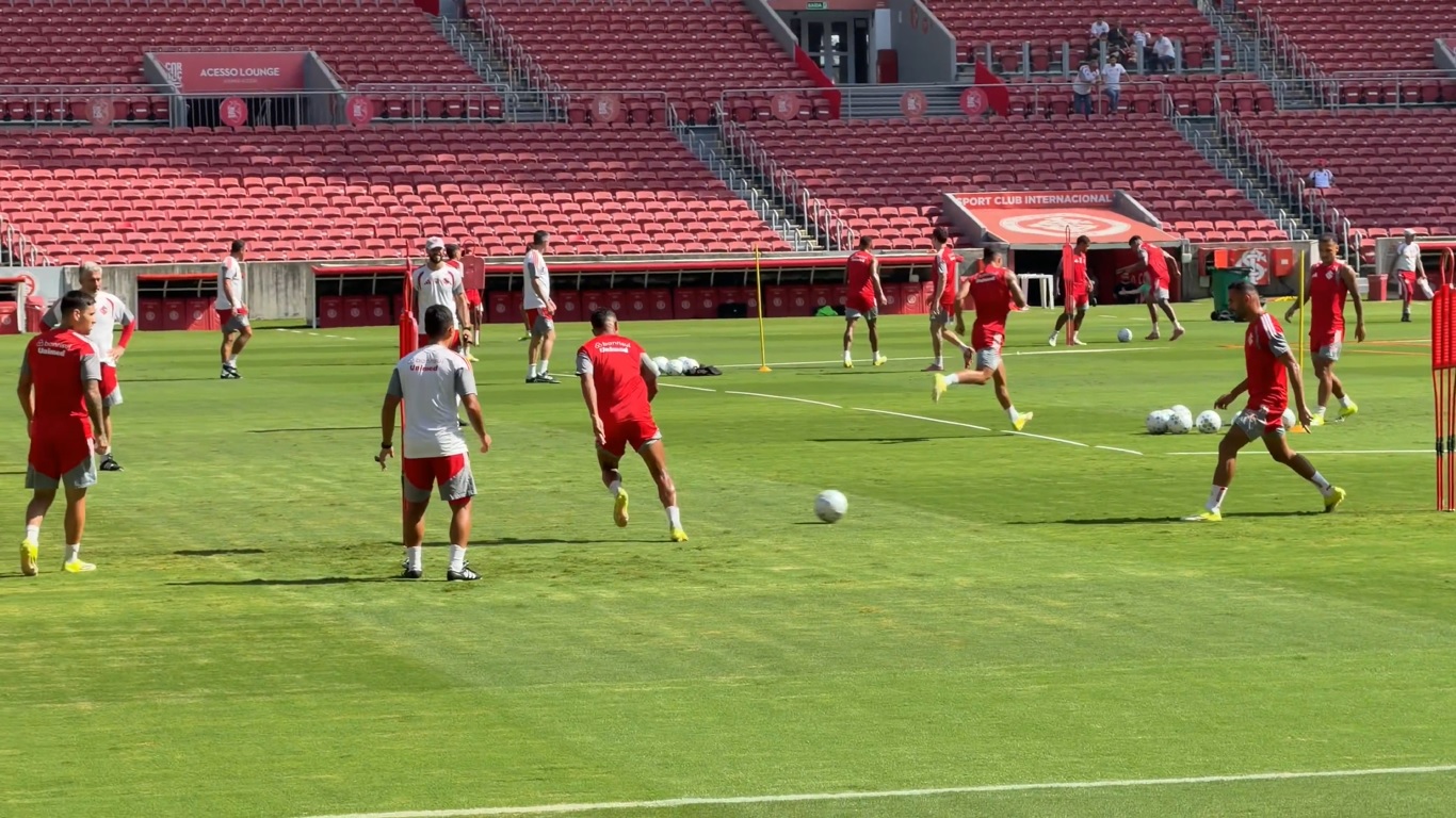 Ausências e preocupação com Alerrandro; os detalhes do treino aberto do Inter