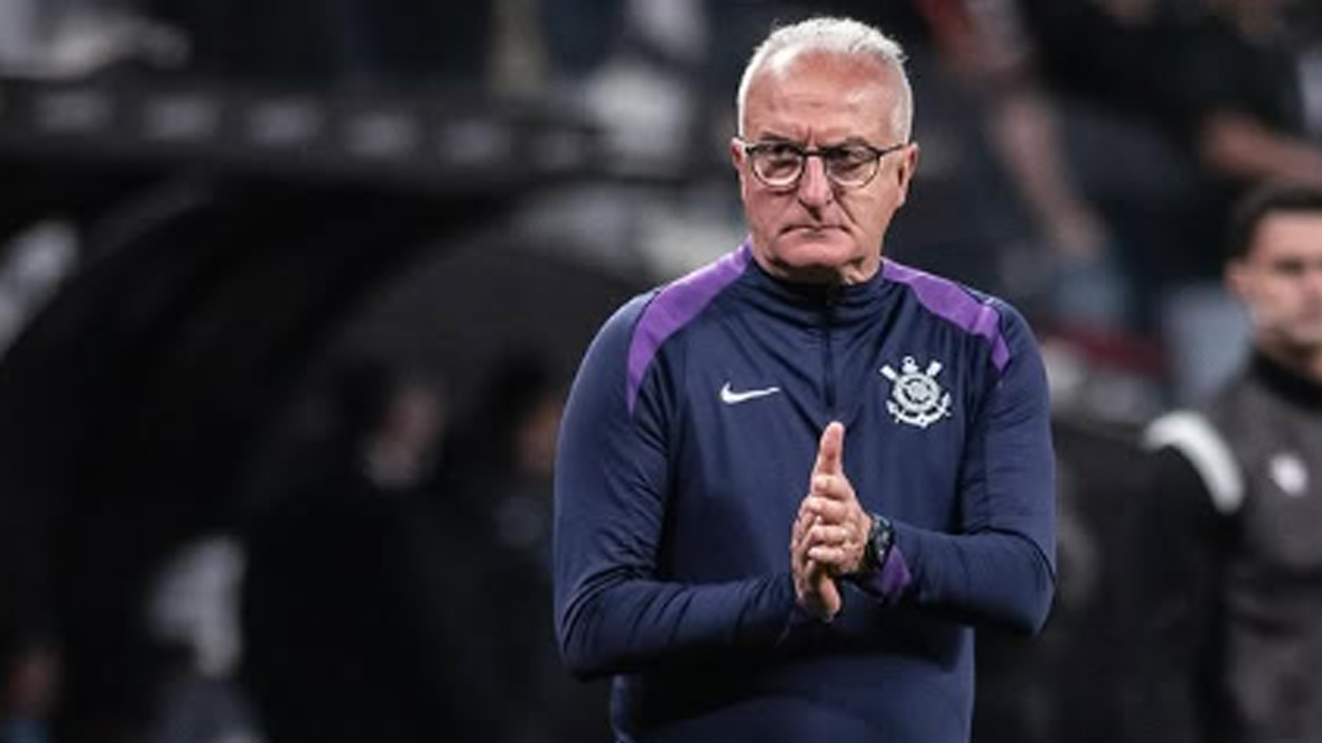 Torcida cogita treinador para substituir Paulo Pezzolano no Inter