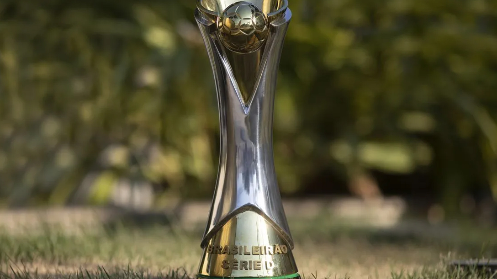 Foi comandante do Inter na elite do Brasileirão e agora foi parar na Série D