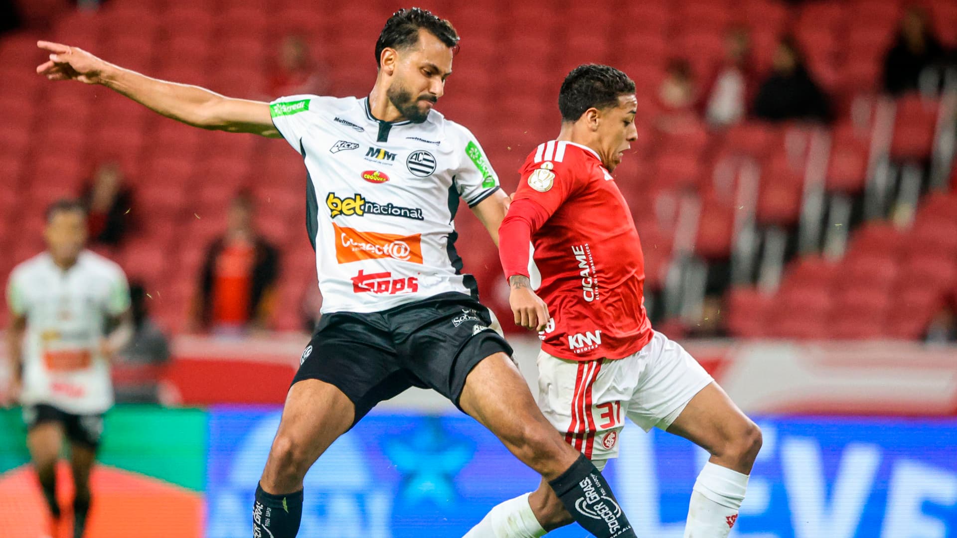 Inter pode ter reforço de jovem atacante na reta final da temporada
