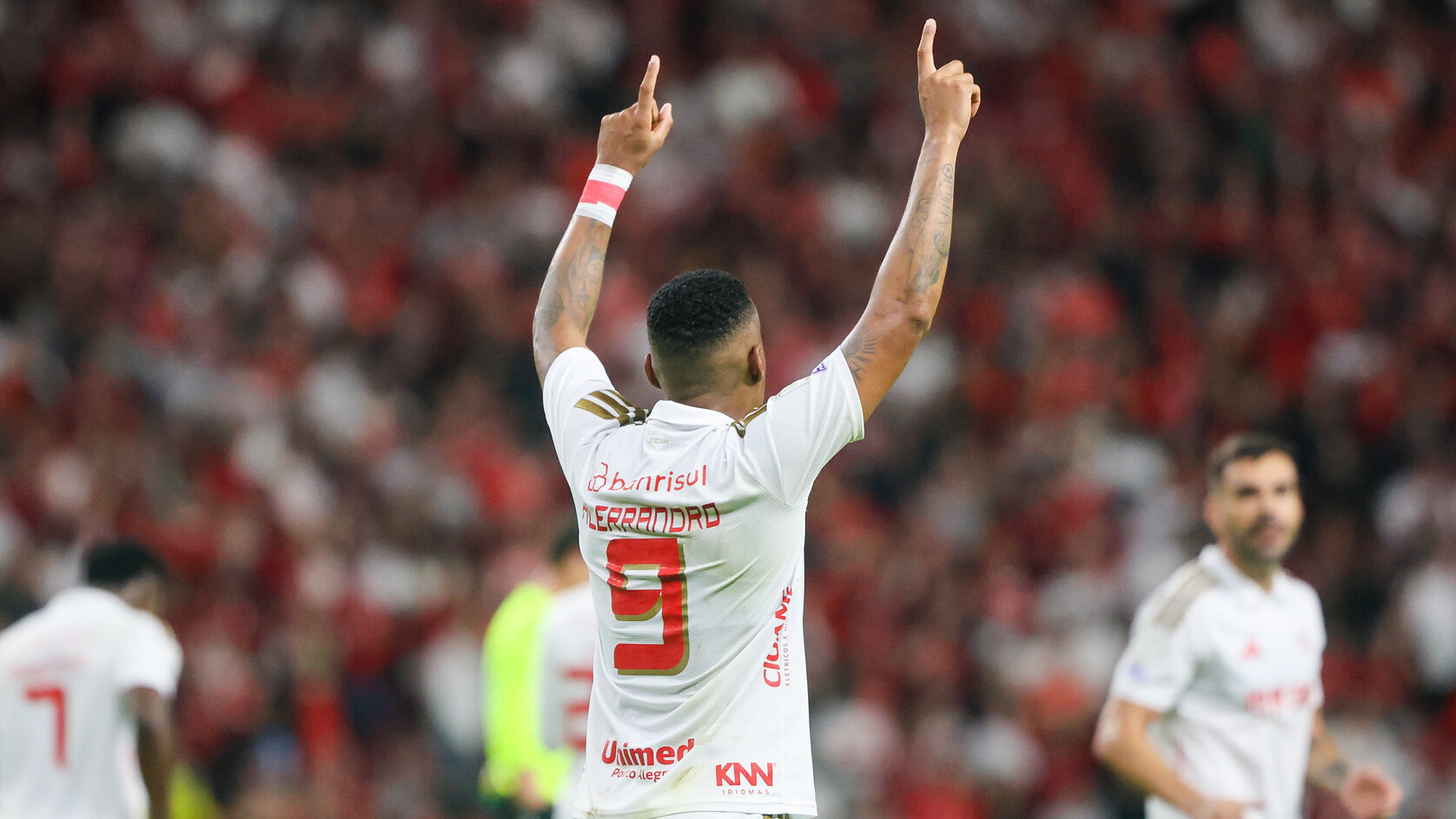 “Responsabilidade”; o que disse Alerrandro após mais um gol vestindo a camisa 9 do Inter