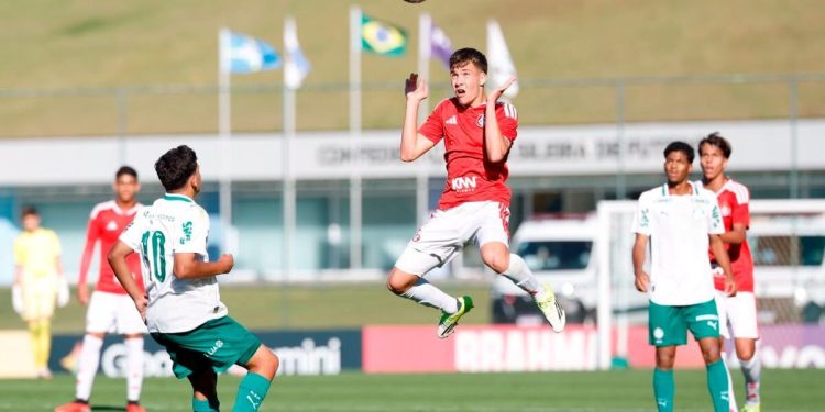 Inter abre vantagem juventude final