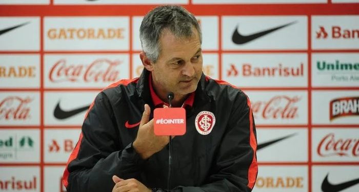 Lisca admite contrário estrangeiros inter