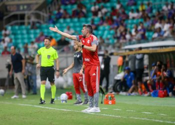 Pezzolano direto reto grenal obrigação