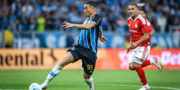 Cbf oficializa carlos vinicius deveria