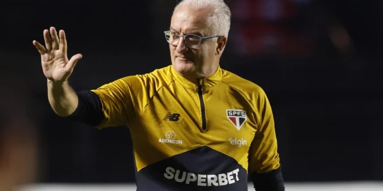 Dorival junior faz desabafo espera