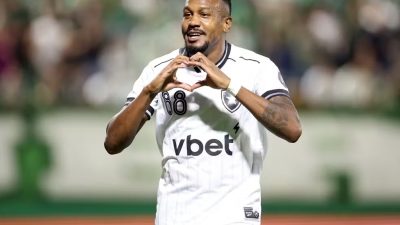 Ex-Inter, Edenilson sofre lesão e deve desfalcar o Botafogo na reta final do Brasileiro
