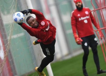 Goleiro base inter salva palmeiras