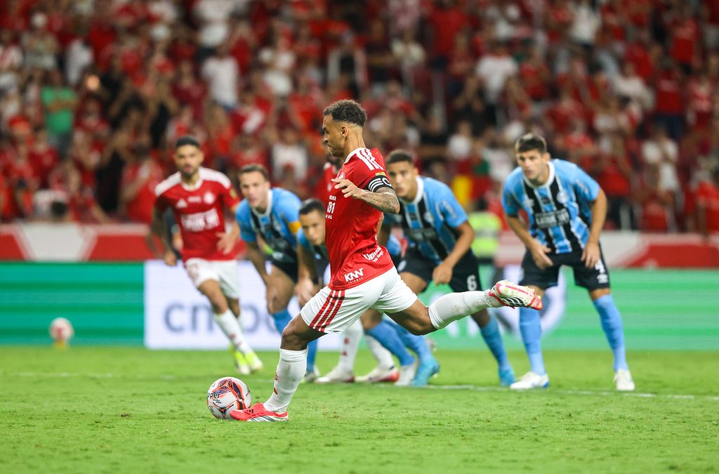 Árbitro irá apitar grenal decisivo