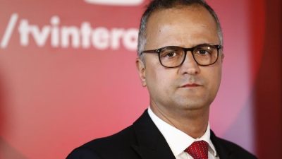 Roberto melo está negociando quitar