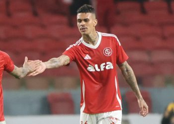 Série anuncia volante richard inter
