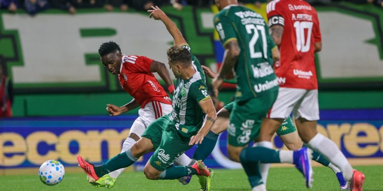 Vitória empate inter sábado coloca