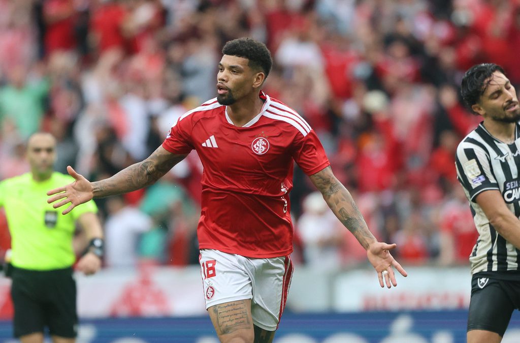 Gol juninho será mantido titular