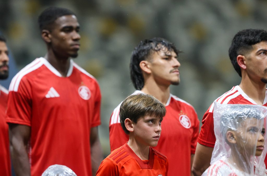 Enquanto inter segue patrocínio master