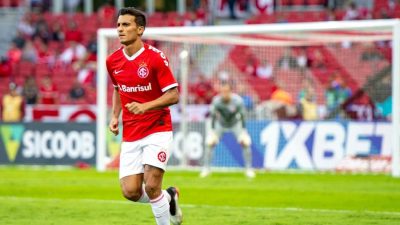 Guilherme Parede desencanta e marca em surpreendente vitória de time rebaixado na Série B
