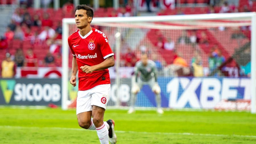 Guilherme Parede desencanta e marca em surpreendente vitória de time rebaixado na Série B