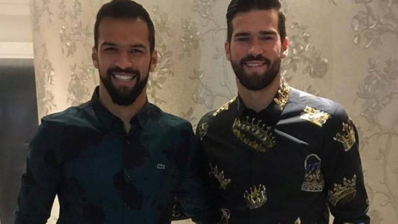 Sobrinho de Alisson e filho de Muriel, goleiro está treinando com os profissionais