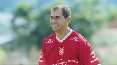 Eduardo baptista rendeu zagueiro sangaletti