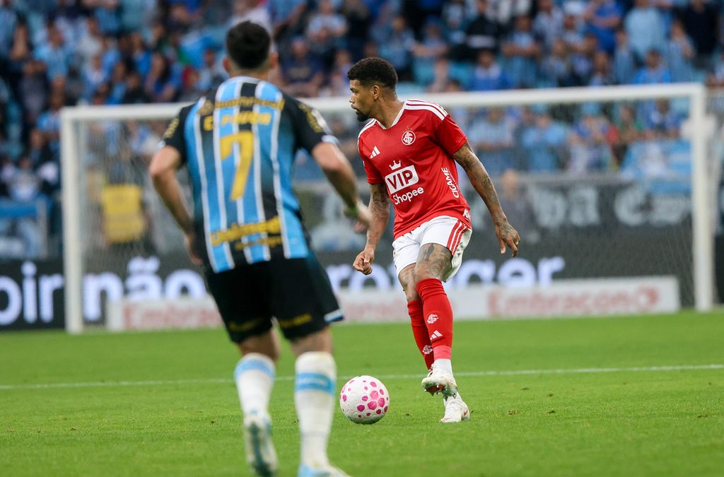 Brasileiro ultrapassa dupla grenal transferbans